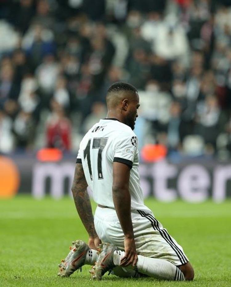 Beşiktaş - Ajax maçından sonra tek tek saydı Larin-Alex Teixeira-Ghezzal-Vida... Sergen Yalçına tarihi isyan Tarihe kara bir leke...
