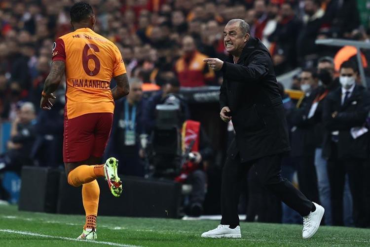 Avrupada hiç atılmadım demişti PFDKdan gece yarısı açıklaması Fatih Terim, Burak Elmas ve Rezan Epözdemirin cezaları belli oldu