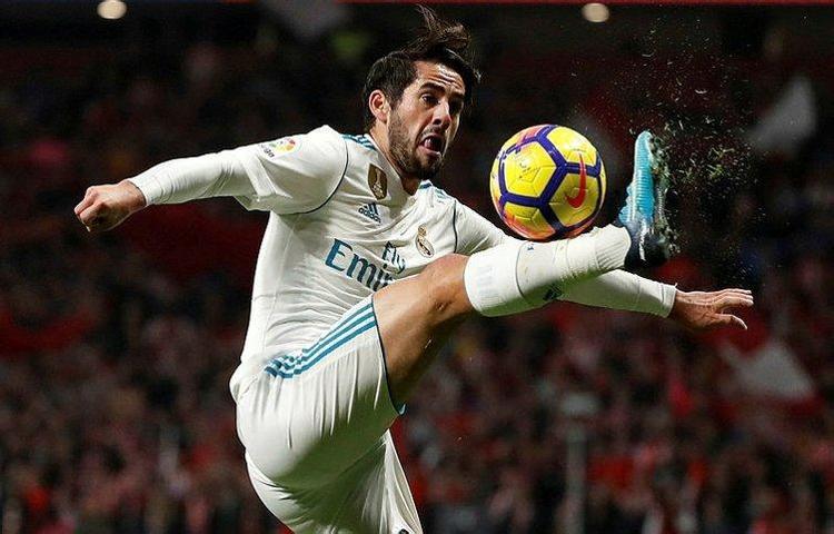 Günün en çarpıcı transfer iddiası Vitor Pereira Mesut Özilin yerini dünyaca ünlü yıldız İspanyolla dolduracak Ali Koç Real Madridle görüşmelere...