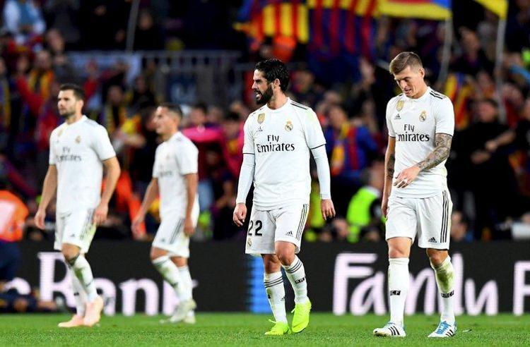 Günün en çarpıcı transfer iddiası Vitor Pereira Mesut Özilin yerini dünyaca ünlü yıldız İspanyolla dolduracak Ali Koç Real Madridle görüşmelere...