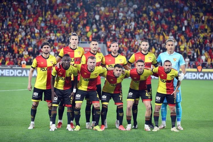 Dünkü maçtan sonra İrfan Can Kahveci ve Szalai gerçeğini açıkladı Transferle alakası yok