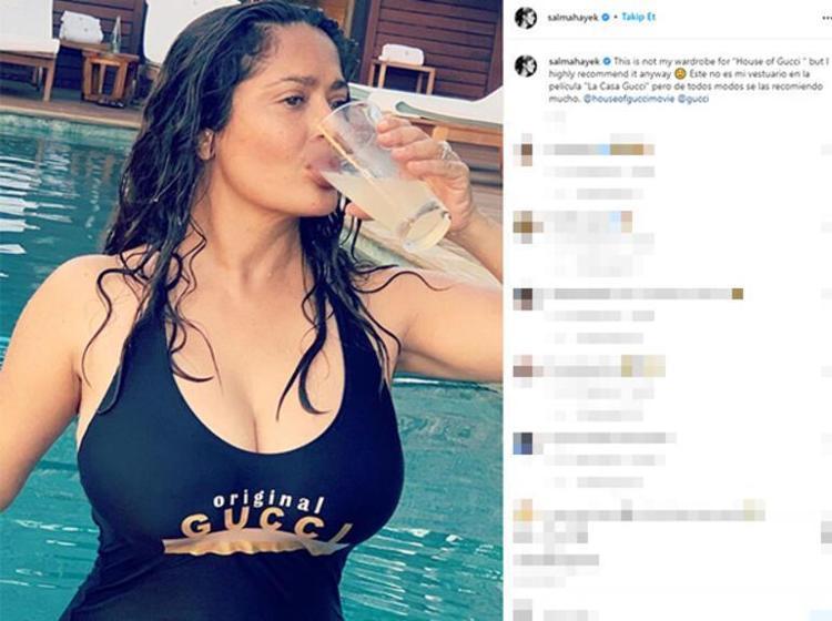 Salma Hayek havuz pozuyla dikkat çekti