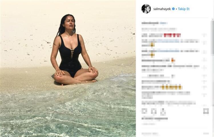 Salma Hayek havuz pozuyla dikkat çekti