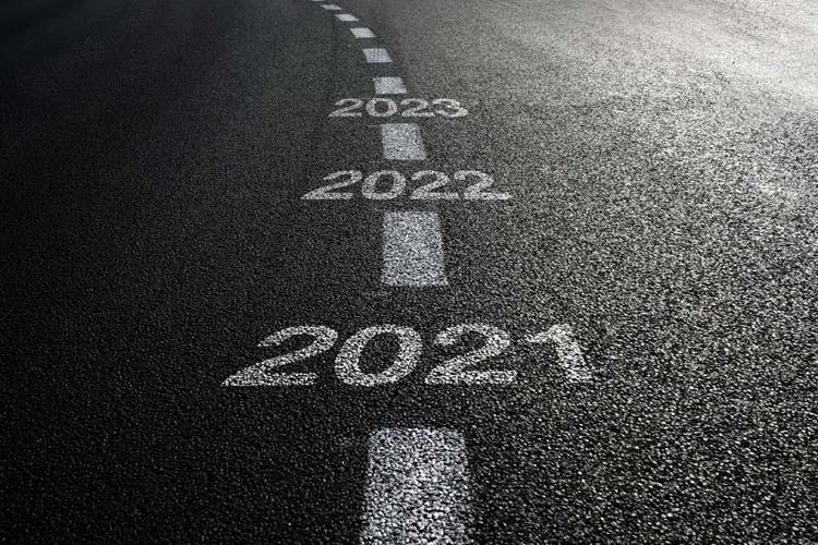 Ünlülerin astroloğu Kassandra, 2022 yılı kehanetlerini anlattı Doğal afetlere dikkat çekti