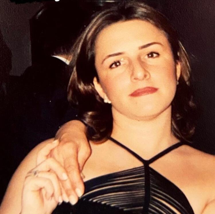 Esra Dermancıoğlu eski günleri yad etti, övgü yağmuruna tutuldu
