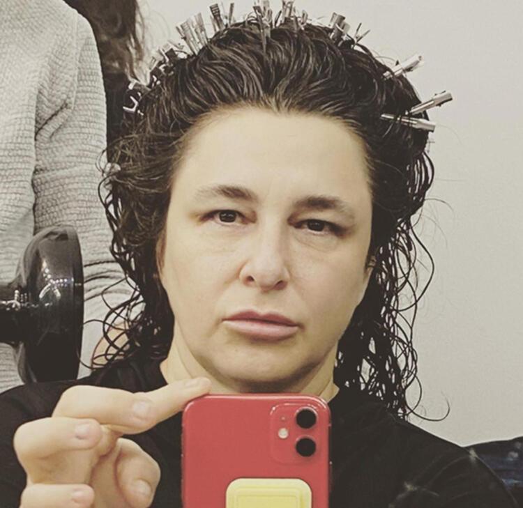 Esra Dermancıoğlu eski günleri yad etti, övgü yağmuruna tutuldu
