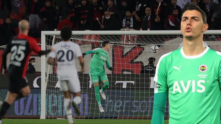 Mesut Özil şov yapmaya devam ediyor ama... Önce Berke Özer sonra Kim Min Jae... Tarihe geçen gol