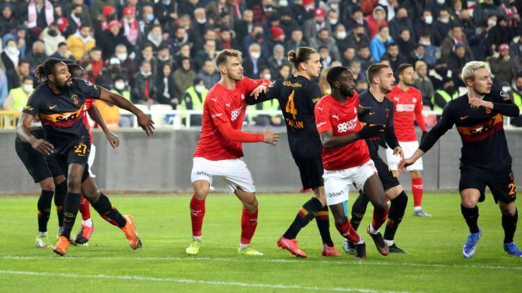 Türkiyenin penaltı dediği Diagnenin pozisyonu olay oldu Muslerayı sakatlayan Luyindama hedefe kondu Neden Luyindama neden