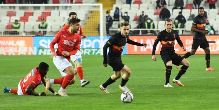 Türkiyenin penaltı dediği Diagnenin pozisyonu olay oldu Muslerayı sakatlayan Luyindama hedefe kondu Neden Luyindama neden