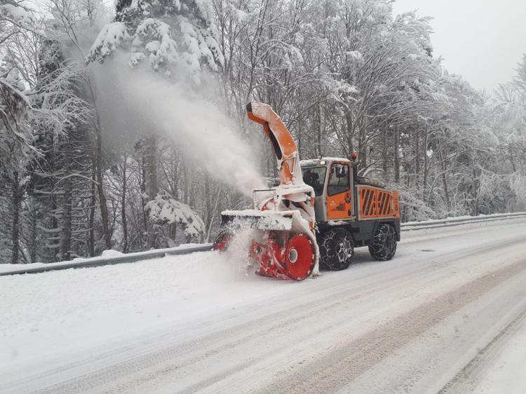Kar yağışı başladı Meteoroloji son dakika uyarmıştı, günlerce devam edecek Sıcaklık eksiye düşüyor, İstanbul, Ankara ve birçok ilde...