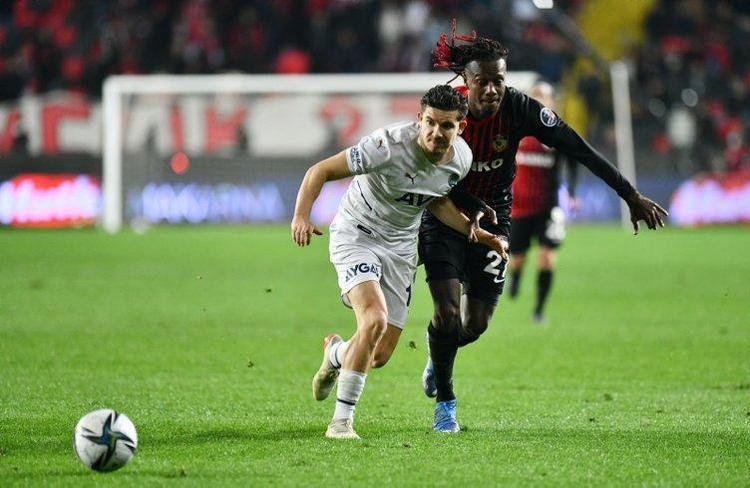 SON DAKİKA Derbi öncesi Vitor Pereira ile ipler koptu Ali Koçun yeni teknik direktörü belli oldu Hamit Altıntopun...