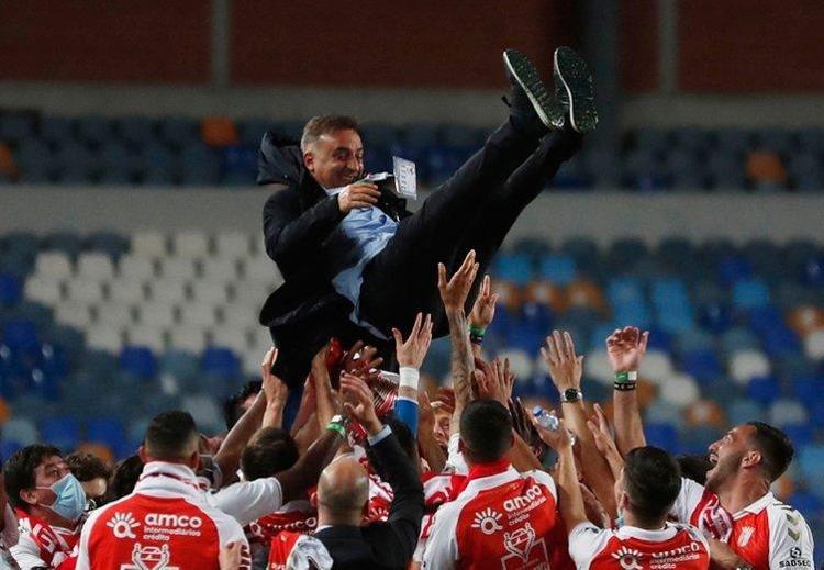 Derbi öncesi FLAŞ GELİŞME Vitor Pereira eşyalarını topladı Ali Koç yeni hoca arayışlarına başladı