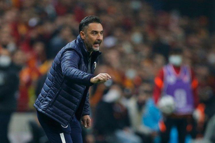 Derbi öncesi FLAŞ GELİŞME Vitor Pereira eşyalarını topladı Ali Koç yeni hoca arayışlarına başladı