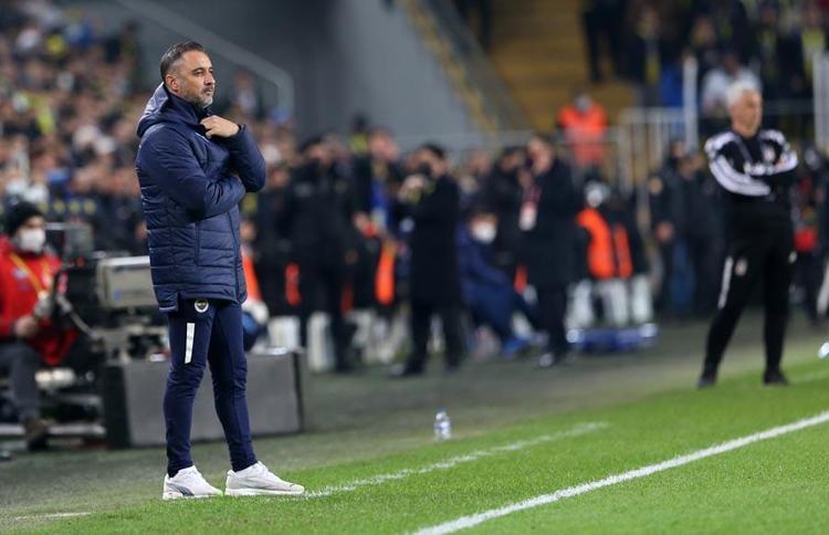 Ve Vitor Pereira ile ipler koptu Ali Koç derbiyi yeni teknik direktör adayıyla beraber izledi