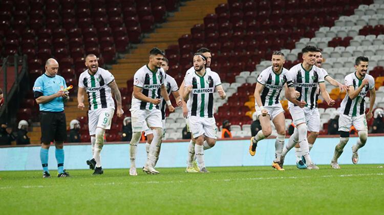 Denizlispor kalecisi Abdülkadir Sünger tarihe geçti Hem kurtardı hem attı hem de Galatasarayı şampiyonluktan etti