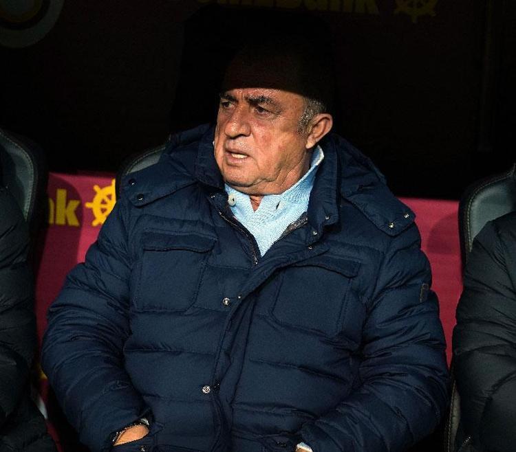 Galatasarayda kritik zirveden karar çıktı Burak Elmas Fatih Terimden istedi: Selçuk İnan ve Necati Ateşin yerine...