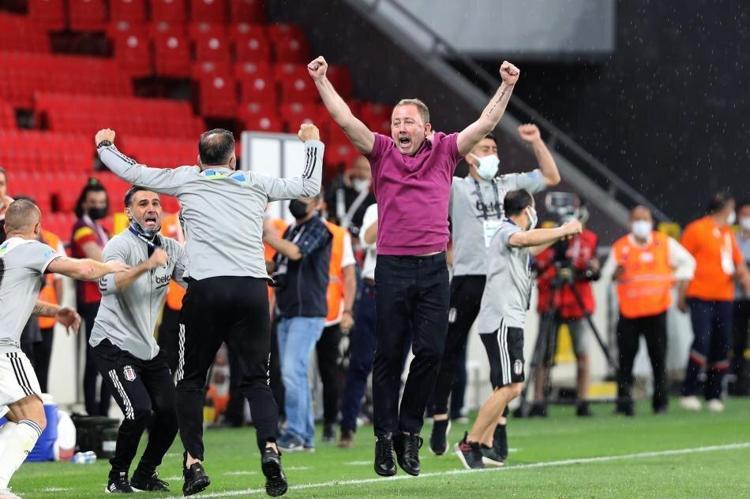 Cüneyt Çakır, Mete Gazoz, Sergen Yalçın, Ergin Ataman... İşte 2021de Türk sporuna damga vuran en iyi 10 isim