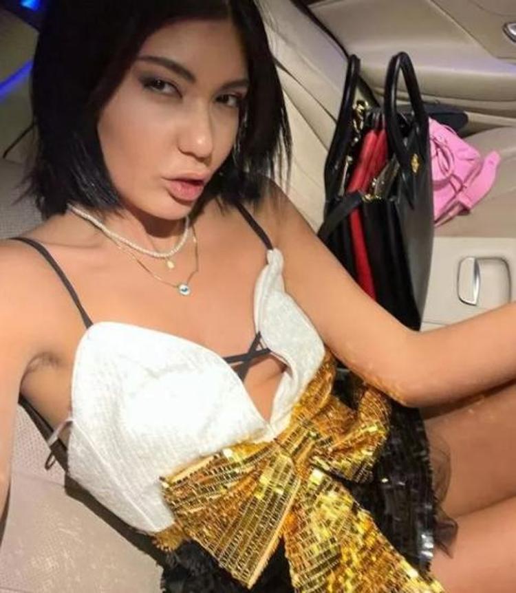 Bahar Candanın son paylaşımına yorum yağdı Koltuk altına bak