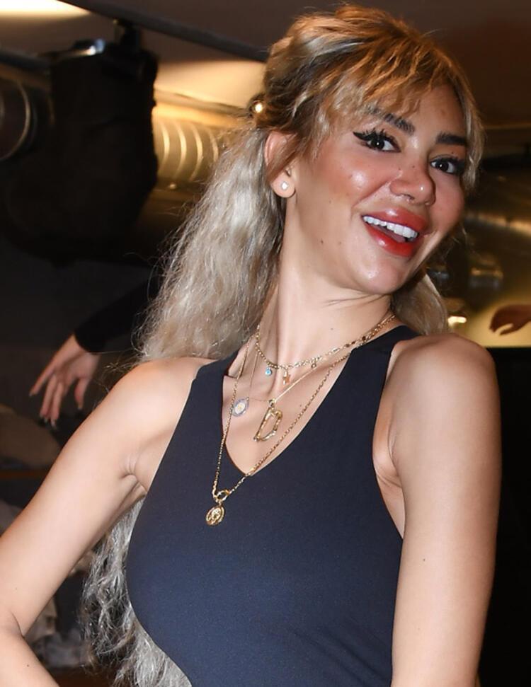 Didem Kınalının kıyafeti sosyal medyada gündem olmuştu Didem eleştirilere yanıt verdi...