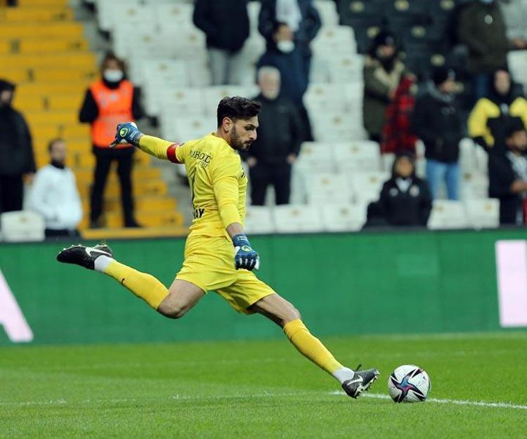 Önder Karaveli Fenerbahçe derbisinden önce videolarını izletmişti Batshuayi kendine geldi Beşiktaş evinde Gaziantep FKyı devirdi