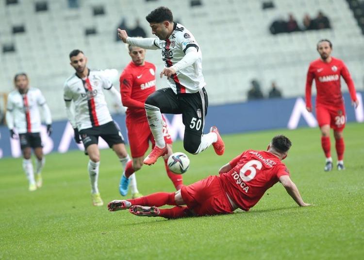 Önder Karaveli Fenerbahçe derbisinden önce videolarını izletmişti Batshuayi kendine geldi Beşiktaş evinde Gaziantep FKyı devirdi