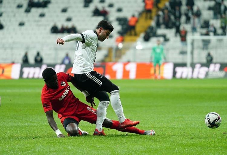 Önder Karaveli Fenerbahçe derbisinden önce videolarını izletmişti Batshuayi kendine geldi Beşiktaş evinde Gaziantep FKyı devirdi