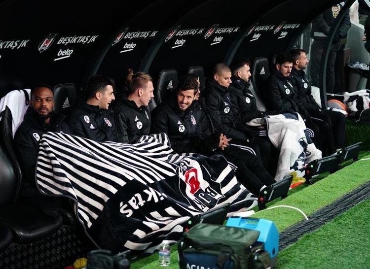Önder Karaveli Fenerbahçe derbisinden önce videolarını izletmişti Batshuayi kendine geldi Beşiktaş evinde Gaziantep FKyı devirdi