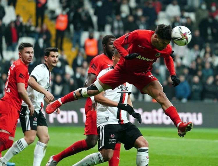 Önder Karaveli Fenerbahçe derbisinden önce videolarını izletmişti Batshuayi kendine geldi Beşiktaş evinde Gaziantep FKyı devirdi