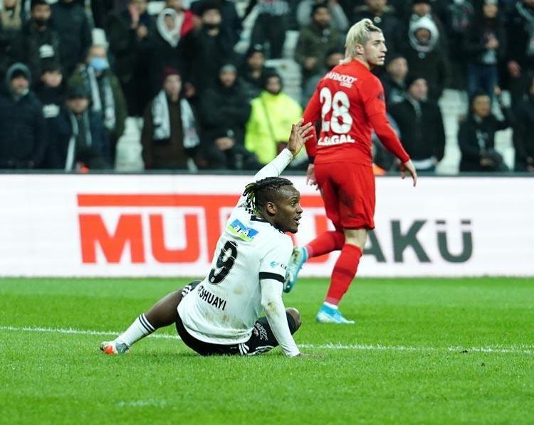 Önder Karaveli Fenerbahçe derbisinden önce videolarını izletmişti Batshuayi kendine geldi Beşiktaş evinde Gaziantep FKyı devirdi