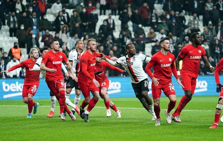 Önder Karaveli Fenerbahçe derbisinden önce videolarını izletmişti Batshuayi kendine geldi Beşiktaş evinde Gaziantep FKyı devirdi