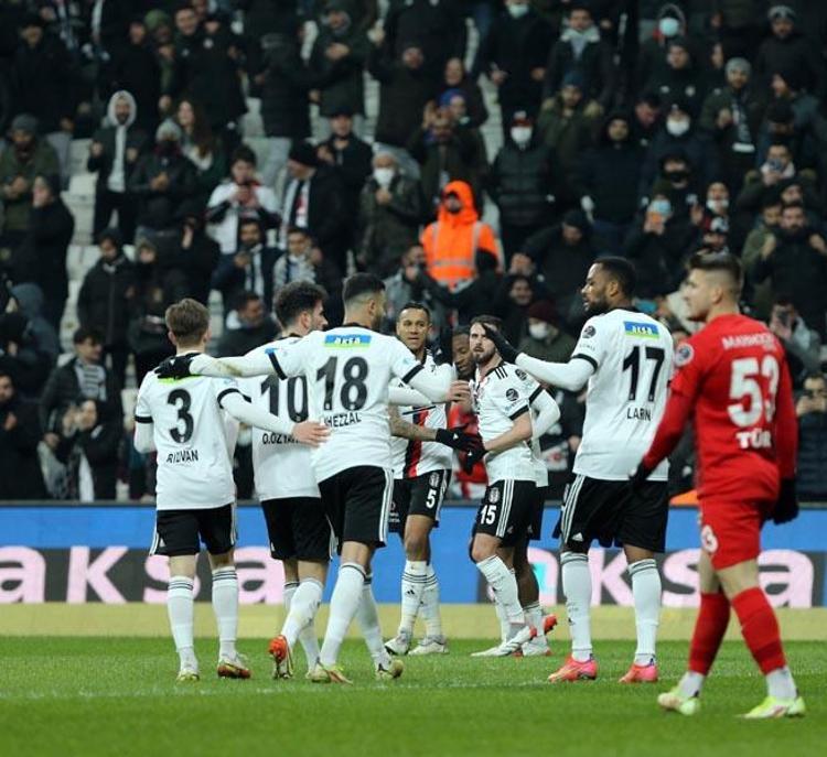 Önder Karaveli Fenerbahçe derbisinden önce videolarını izletmişti Batshuayi kendine geldi Beşiktaş evinde Gaziantep FKyı devirdi