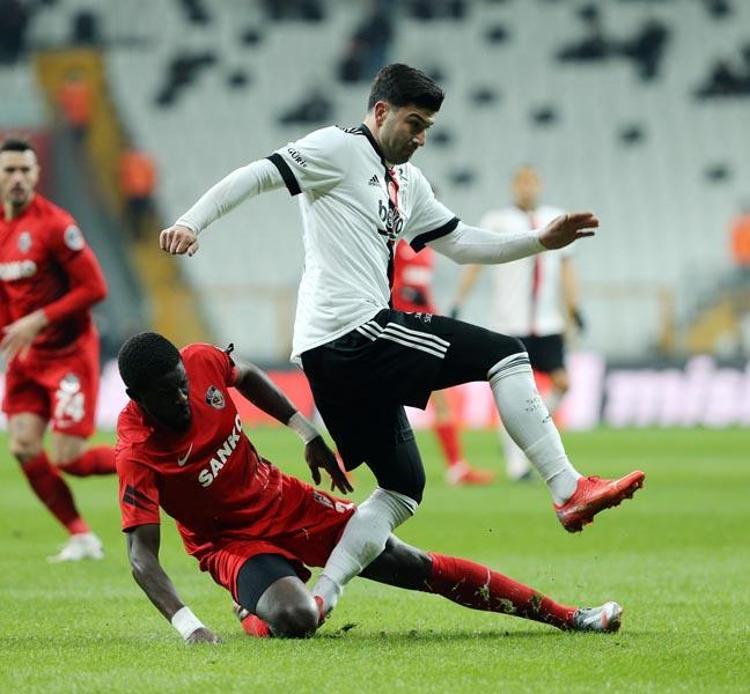 Önder Karaveli Fenerbahçe derbisinden önce videolarını izletmişti Batshuayi kendine geldi Beşiktaş evinde Gaziantep FKyı devirdi