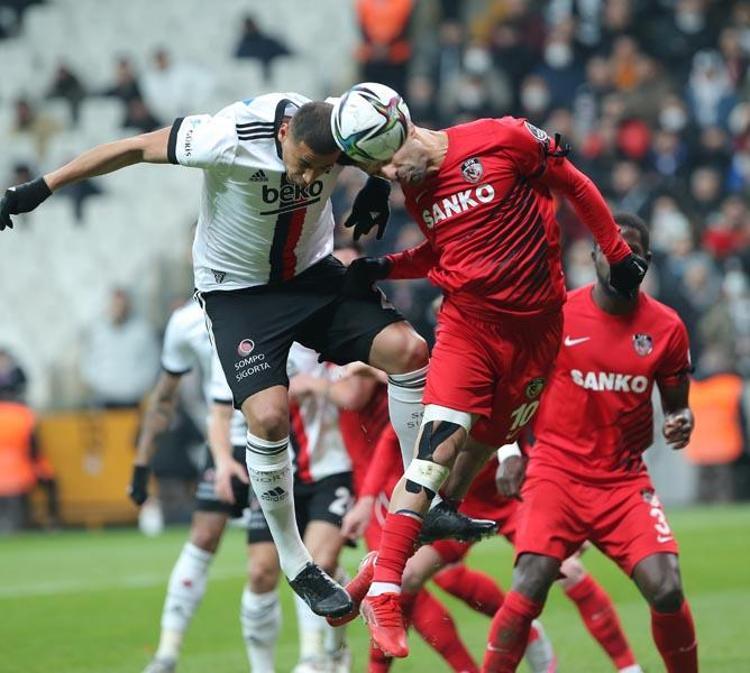 Önder Karaveli Fenerbahçe derbisinden önce videolarını izletmişti Batshuayi kendine geldi Beşiktaş evinde Gaziantep FKyı devirdi