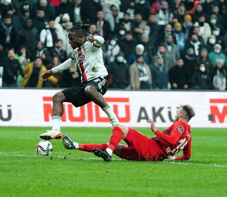Önder Karaveli Fenerbahçe derbisinden önce videolarını izletmişti Batshuayi kendine geldi Beşiktaş evinde Gaziantep FKyı devirdi