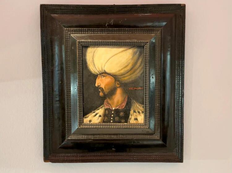 Kanuni Sultan Süleymanın portresi İskoçyada bir çatı katında bulundu...