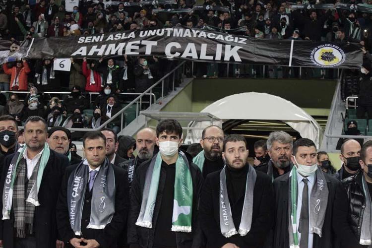 Konyada Ahmet Çalık gözyaşlarıyla anıldı Sahada duygusal anlar...