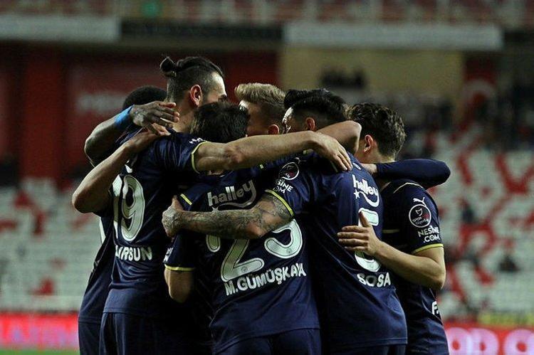 Yıldız futbolcu sosyal medyada paylaştı Ali Koçun yeni transfer bombası ortaya çıktı Kanat forvet geliyor
