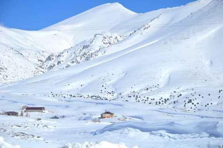 Kar yağışı ile ilgili son dakika açıklaması İstanbul için uyarılar art arda geldi, böylesi görülmedi, cuma günü fena vuracak günlerce yerden kalkmayacak