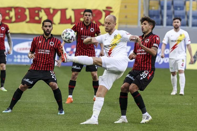 Yeni Malatyasporlu Semih Kaya Çaykur Rizespor ile anlaştı