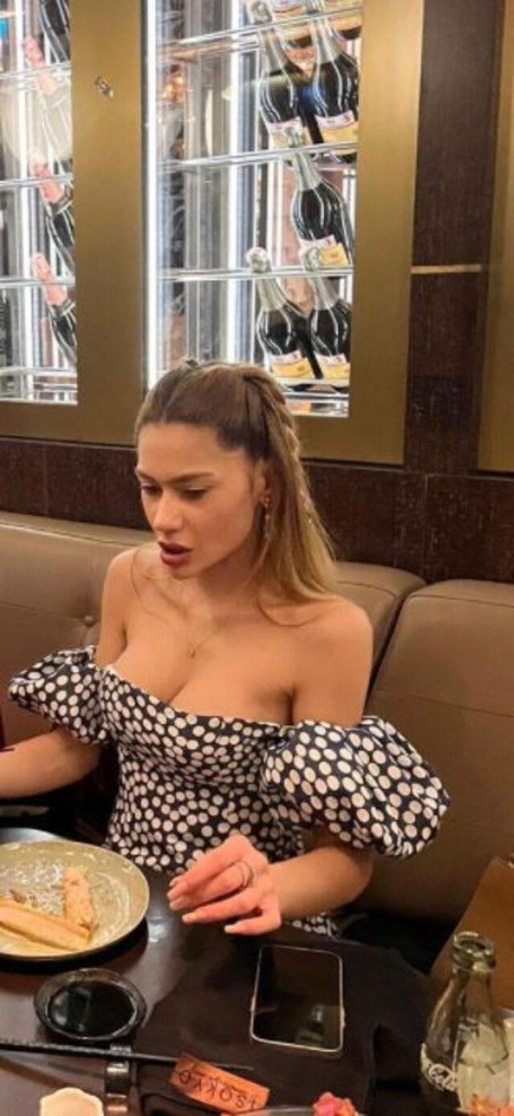 Nihal Candan minicik elbisesiyle frikik verdi Çareyi emojide buldu...