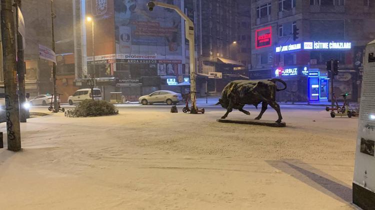 KAR VE BUZLANMA KAZAYI BERABERİNDE GETİRDİ