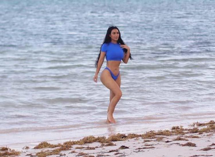 Kim Kardashian saatlerce poz verdi  Tüm dikkatler üzerinde...
