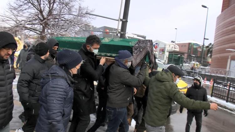 Oyuncu Bülent Şakrakın acı günü Annesi Meral Şakrak son yolculuğuna uğurlandı...