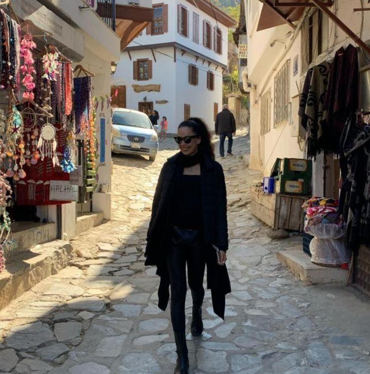 Azra Akın, Erkan Özermana dava açtı