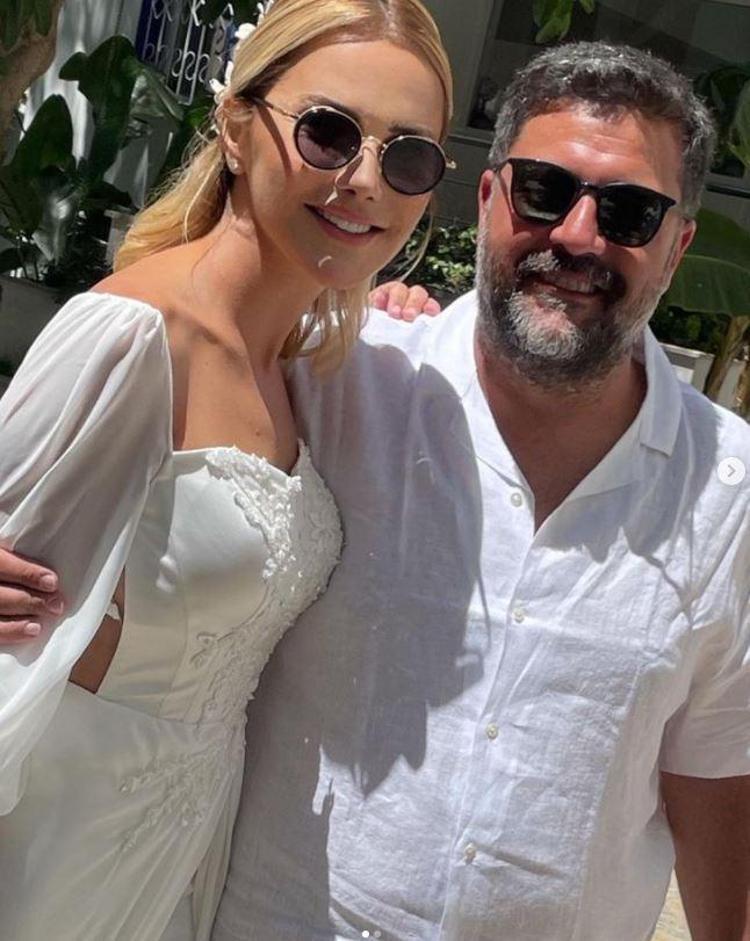 Yılların küslüğü bitti Ece Erkene Demet Akalından küslük bitiren ziyaret