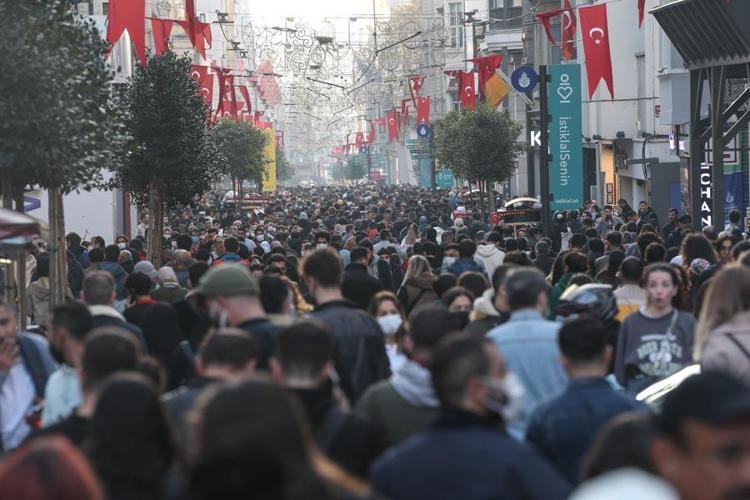 Türkiyenin en büyük ilçesi belli oldu 57 ilden daha kalabalık, işte en büyük ve en küçük 10 ilçe...