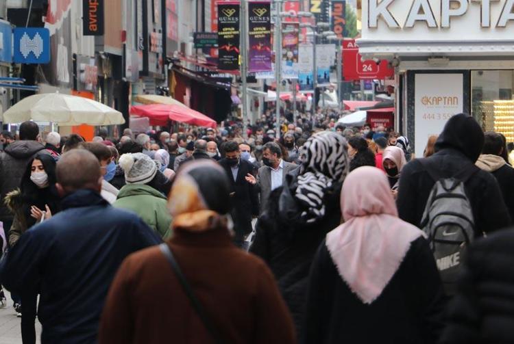 ANTALYA NÜFUSU 21 YILDA YÜZDE 83 ARTTI