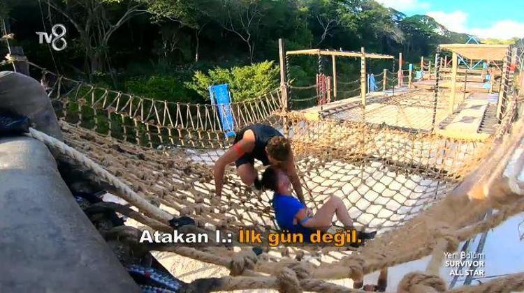 Survivorda sürgün adasına kim gitti, Survivorda eleme adayı kim oldu, dokunulmazlığı hangi takım kazandı Acun Ilıcalı kötü haberi duyurdu: Sercan, Bora, Gizem ve Batuhan...