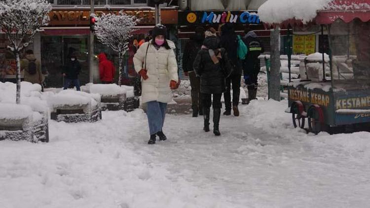 Kar yağışı tekrar başlıyor Meteoroloji son dakika duyurdu 8 derece birden düştü, onlarca kente flaş uyarı...