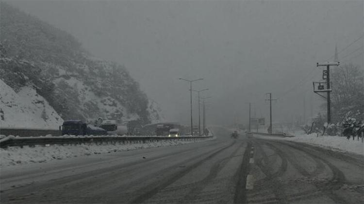 Meteoroloji son dakika duyurdu Hava tersine dönüyor, birçok ilde alarm verildi Kar yağışı bitti derken...